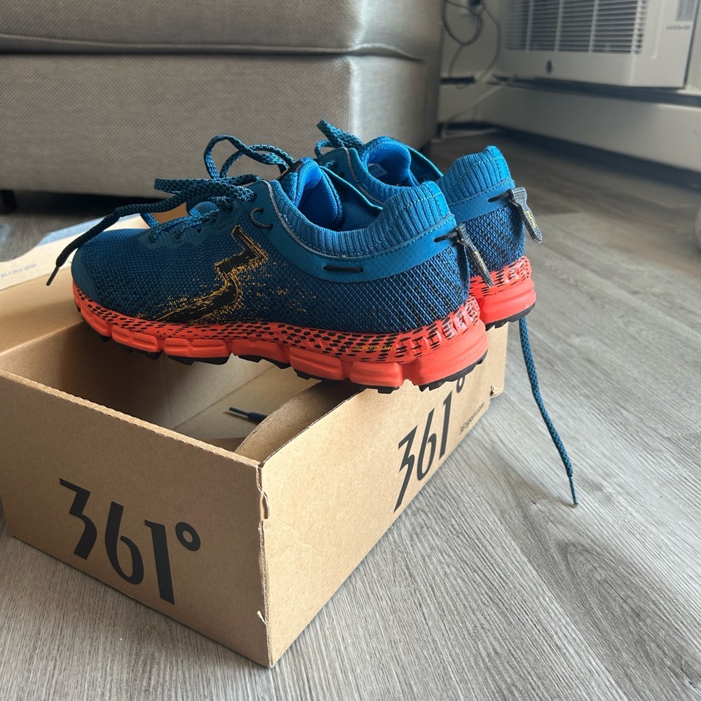 361 Degrees Men's Blue and Orange Athletic Shoes
